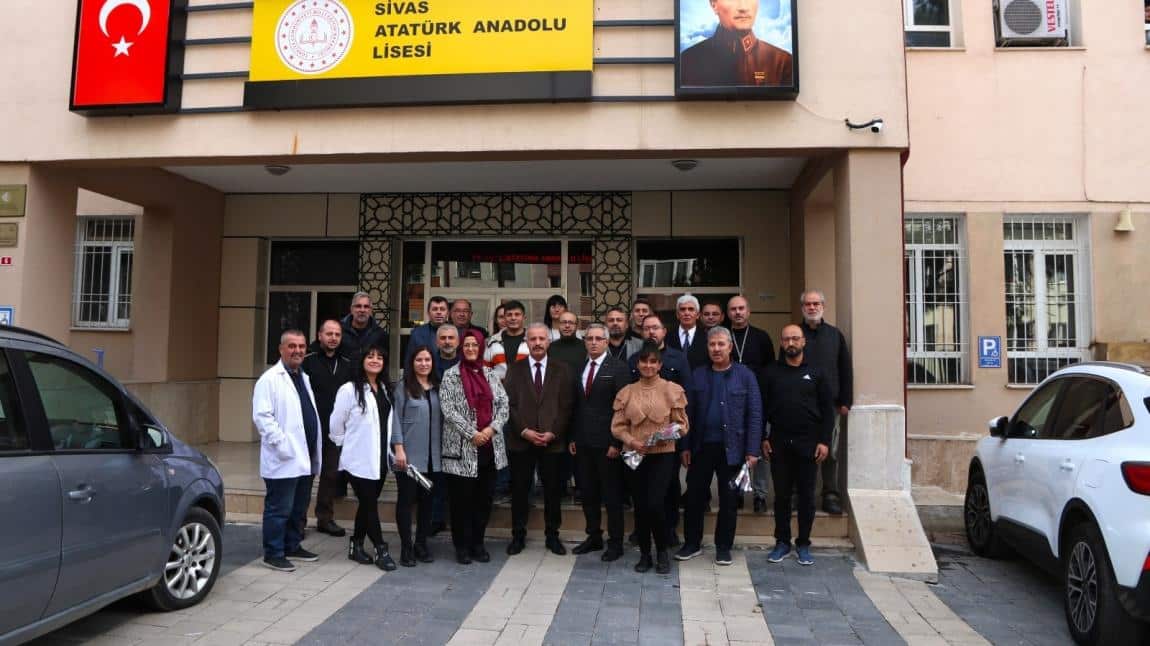 Millî Eğitim Müdürümüz Necati Yener Okulumuzu  ziyaret etti.